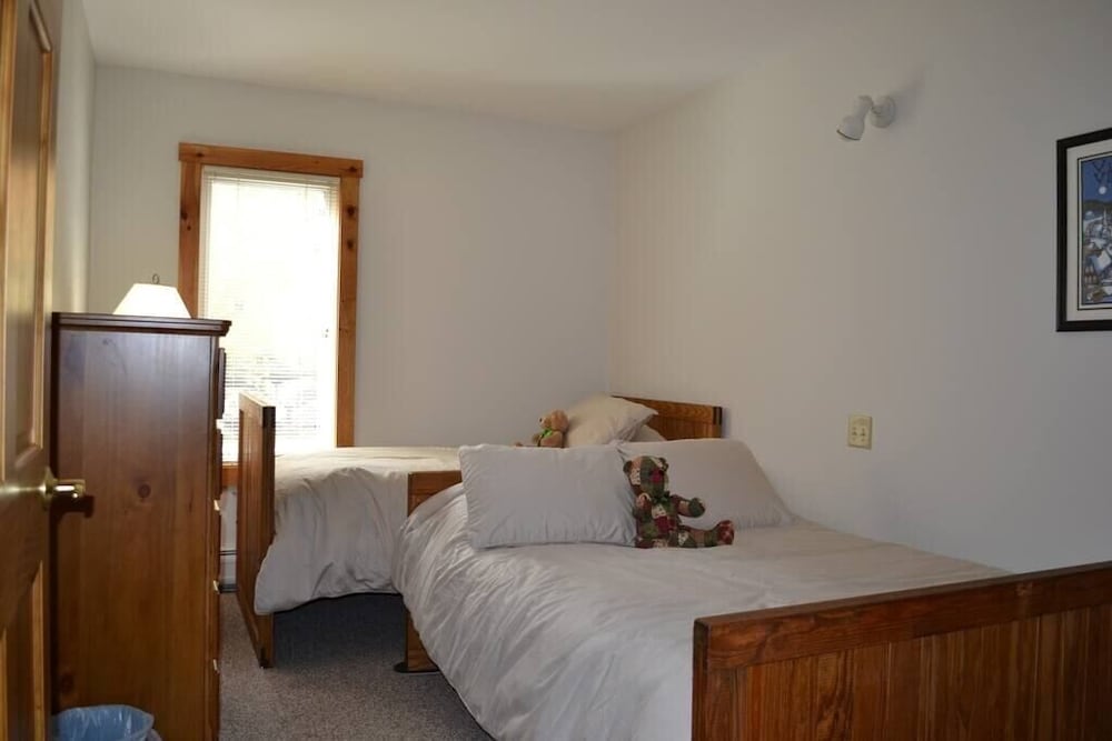 Beautiful, sunny Jay Peak skiin/skiout condo! Jay 2024 Prices Vrbo