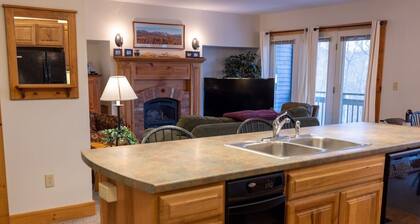 Beautiful, sunny Jay Peak ski-in/ski-out condo!