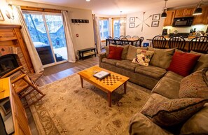 TV, fireplace