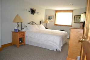 2 chambres, fer et planche à repasser, lit parapluie, Wi-Fi gratuit