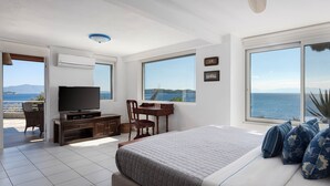 7 bedrooms, in-room safe, desk, iron/ironing board - Daphne By Luxury Villas Skiathos (Skiathos)