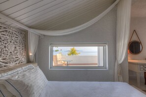 7 chambres, coffres-forts dans les chambres, bureau