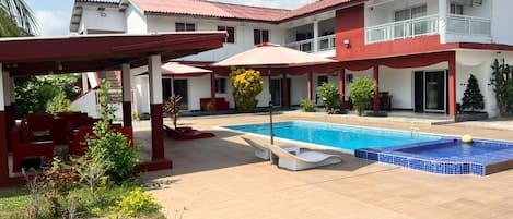 Huvila | Uima-allas | Sisäuima-allas