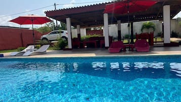 Villa | Alberca | Alberca techada