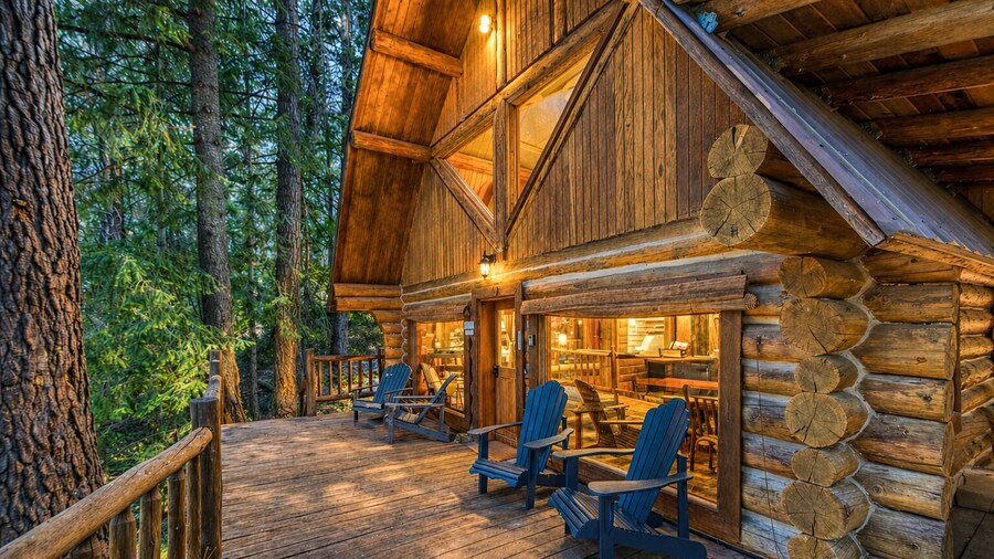 Guten Cabin 3 Bedroom Home by NW Comfy Cabins by RedAwning