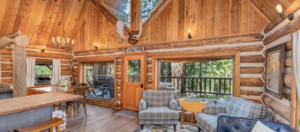 Guten Cabin 3 Bedroom Home by NW Comfy Cabins by RedAwning