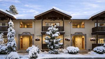 Condo, 2 Bedrooms | Exterior