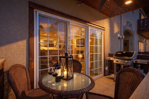 Bavarian Mountain Suite 2 Bedroom Condo by NW Comfy Cabins by RedAwning