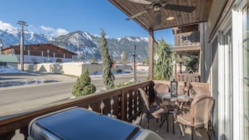 Condo, 2 Bedrooms | Outdoor dining