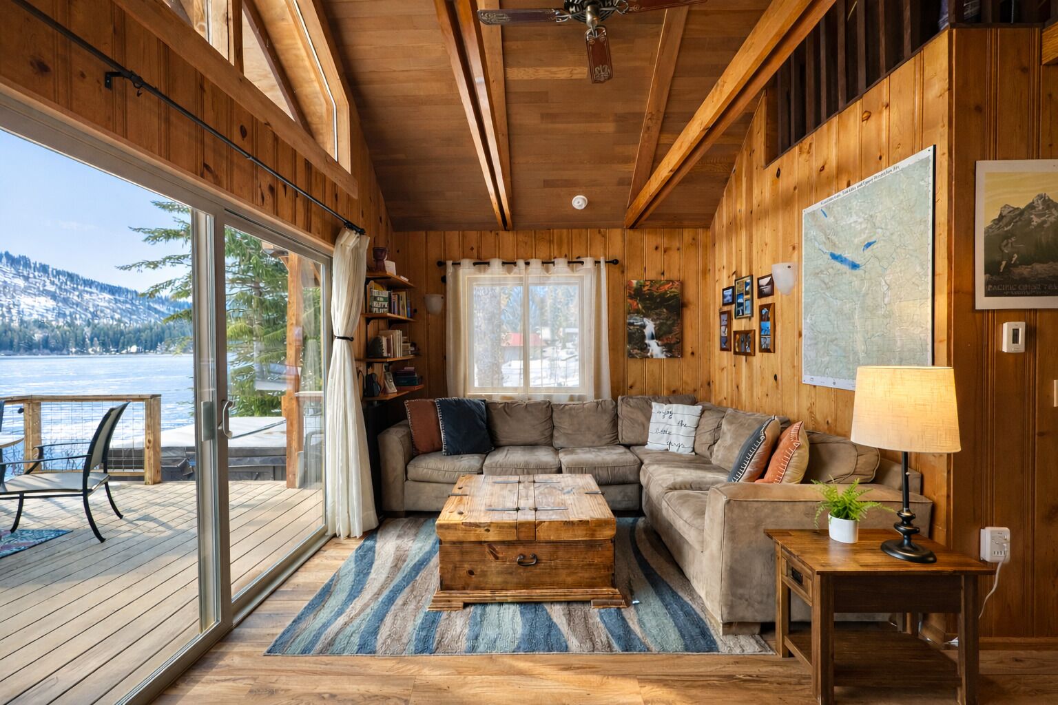 小屋, 3 間臥室 | 起居區 | 串流服務