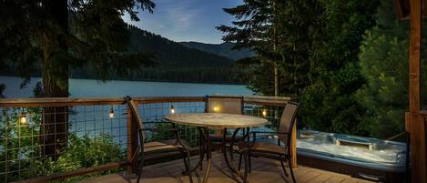 Cabaña, 3 habitaciones | Restaurante al aire libre