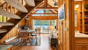 Cabin, 3 Bedrooms | Dining