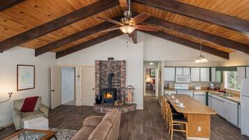 House, 3 Bedrooms | Living area | Streaming services