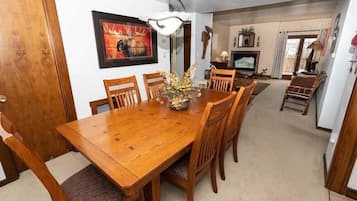 Condo, 1 Bedroom | Dining