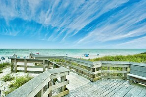 Beach - Private Pool! 5 Adult Bikes! 30A Beaches! Short Walk to the Beach! (Santa Rosa Beach)