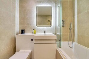 Badewanne, Haartrockner