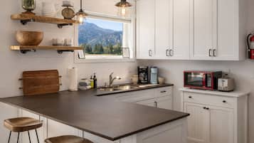 Rumah, 1 kamar tidur | Dapur pribadi | Lemari es, oven, mesin pembuat kopi/teh, dan pemanggang roti