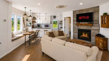 House, 1 Bedroom | Living area | Streaming services
