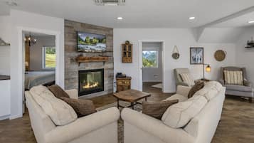 House, 1 Bedroom | Living area | Streaming services