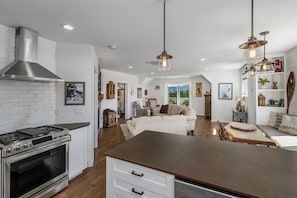 Talo, 1 makuuhuone | Yksityinen keittiö | Jääkaappi, uuni, kahvin-/teenkeitin, leivänpaahdin