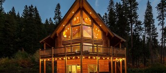 Bearfoot Chalet 3 Bedroom Home by NW Comfy Cabins