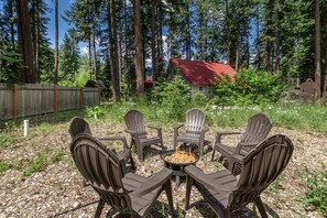 House, 2 Bedrooms | Outdoor dining