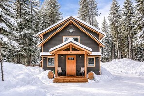 House, 3 Bedrooms | Exterior - Compass Cabin 2 Bedroom Homeby NW Comfy Cabins by RedAwning (Leavenworth)