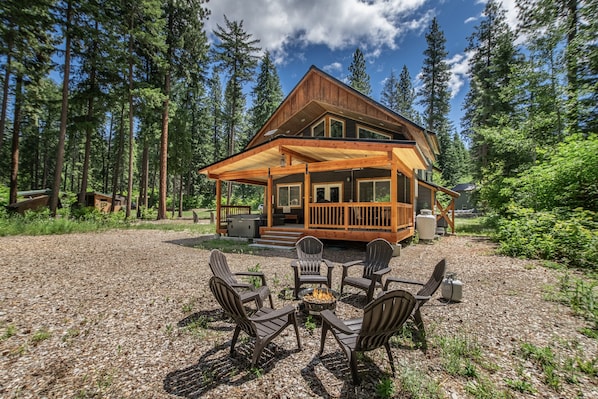 House, 2 Bedrooms | Property grounds - Compass Cabin 2 Bedroom Homeby NW Comfy Cabins by RedAwning (Leavenworth)