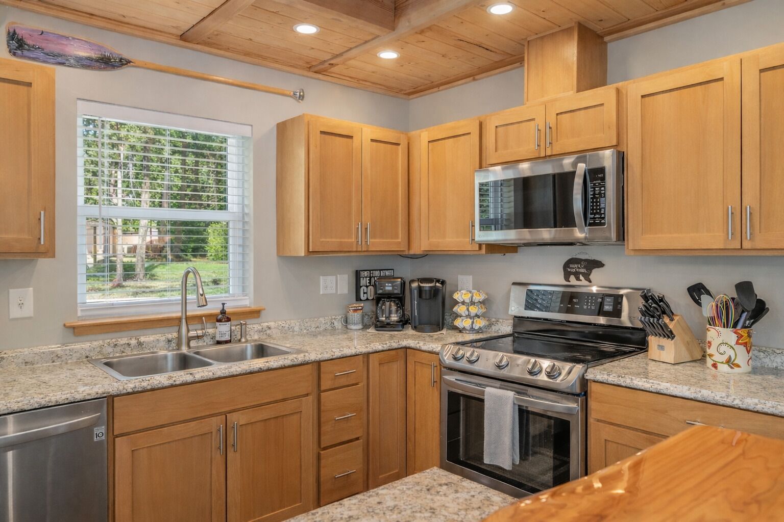 House, 2 Bedrooms | Private kitchen | Fridge, oven, coffee/tea maker, toaster