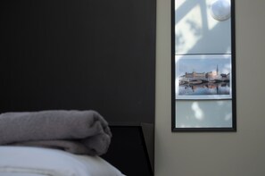 Fer et planche à repasser, Wi-Fi gratuit, draps fournis