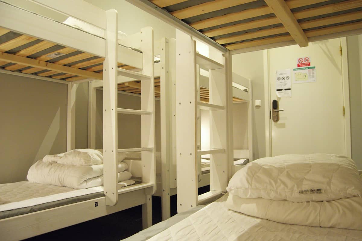 Family room (no window) | Iron/ironing board, free WiFi, bed sheets