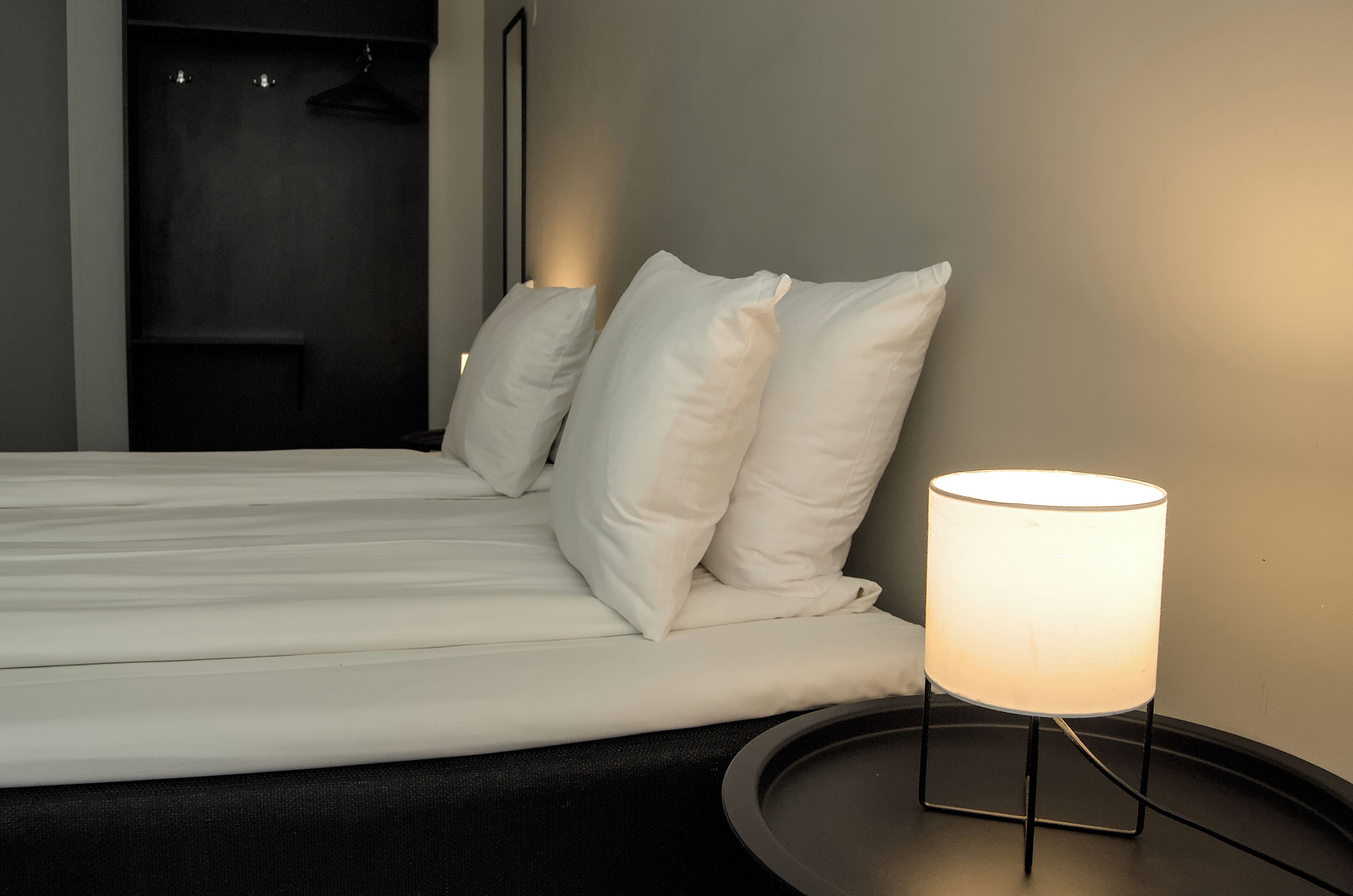 Big Double Room (with window) | Tabla de planchar con plancha, wifi gratis y ropa de cama 