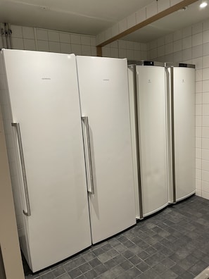 Refrigerador, microondas, parrilla de estufa y lavavajillas