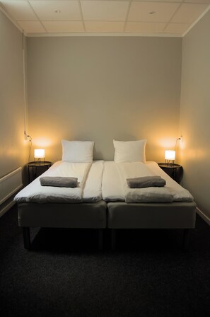 Double Room (no window) | 다리미/다리미판, 무료 WiFi, 침대 시트