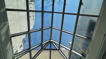 Big Double Room (with skywindow) | 1 bilik tidur, seterika/papan seterika, Wi-fi percuma, cadar katil