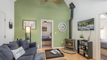 Hytte, 2 soverom | Oppholdsområde | Strømmetjenester