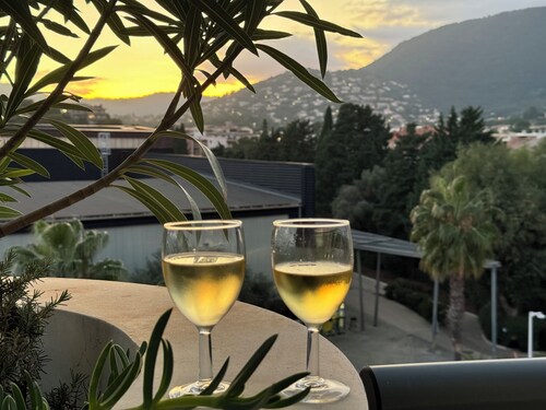 Magnifique T2 au coeur de ville de Cavalaire, à 4 ' à pied des plages du centre