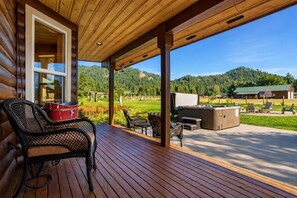 House, 3 Bedrooms | Terrace/patio - Alpine Acres Lodge 3 Bedroom Home by NW Comfy Cabins by RedAwning (Leavenworth)