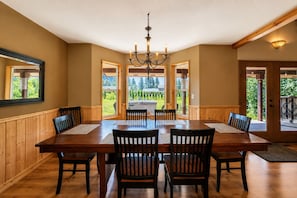 Dining - Alpine Acres Lodge 3 Bedroom Home by NW Comfy Cabins by RedAwning (Leavenworth)