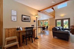 House, 5 Bedrooms | Interior
