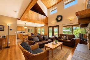 House, 5 Bedrooms | Living area | Streaming services - Alpine Acres Lodge 3 Bedroom Home by NW Comfy Cabins by RedAwning (Leavenworth)