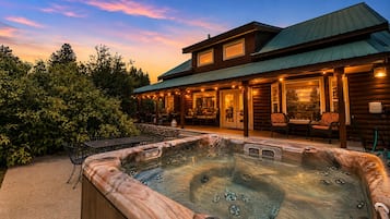 House, 5 Bedrooms | Terrace/patio