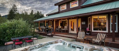 Casa, 3 habitaciones | Tina de hidromasaje al aire libre