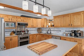 Nhà, 3 phòng ngủ | Bếp riêng | Tủ lạnh, lò nướng, dụng cụ pha cà phê/trà, lò nướng bánh mì 