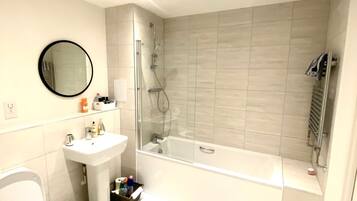 Apartment, 2 Queen Beds | Bathroom | Shower, towels
