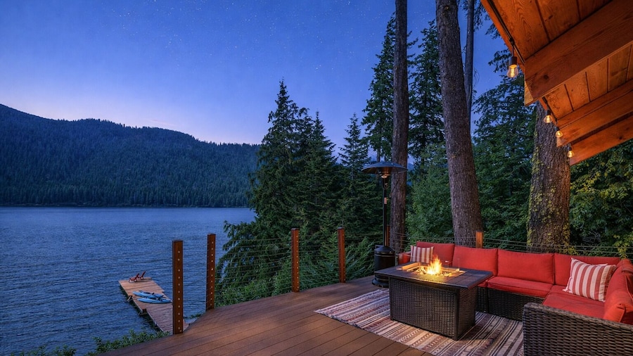 Alpine Lake Escape On Fish Lake 3 Bedroom Home by NW Comfy Cabins by RedAwning