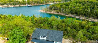 Majestic On Tablerock 5 Bedroom Home by RedAwning