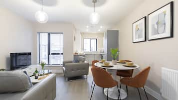 Apartamento | Área de estar | Smart TV, Netflix, DVD player, serviços de streaming