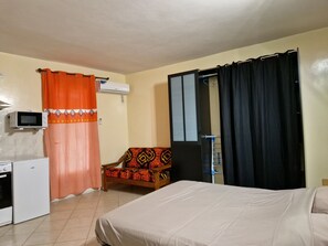 1 slaapkamer, een strijkplank/strijkijzer, gratis wifi