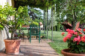 Outdoor dining - Apartment in the hills of Chianti Classico  (San Casciano Val di Pesa)